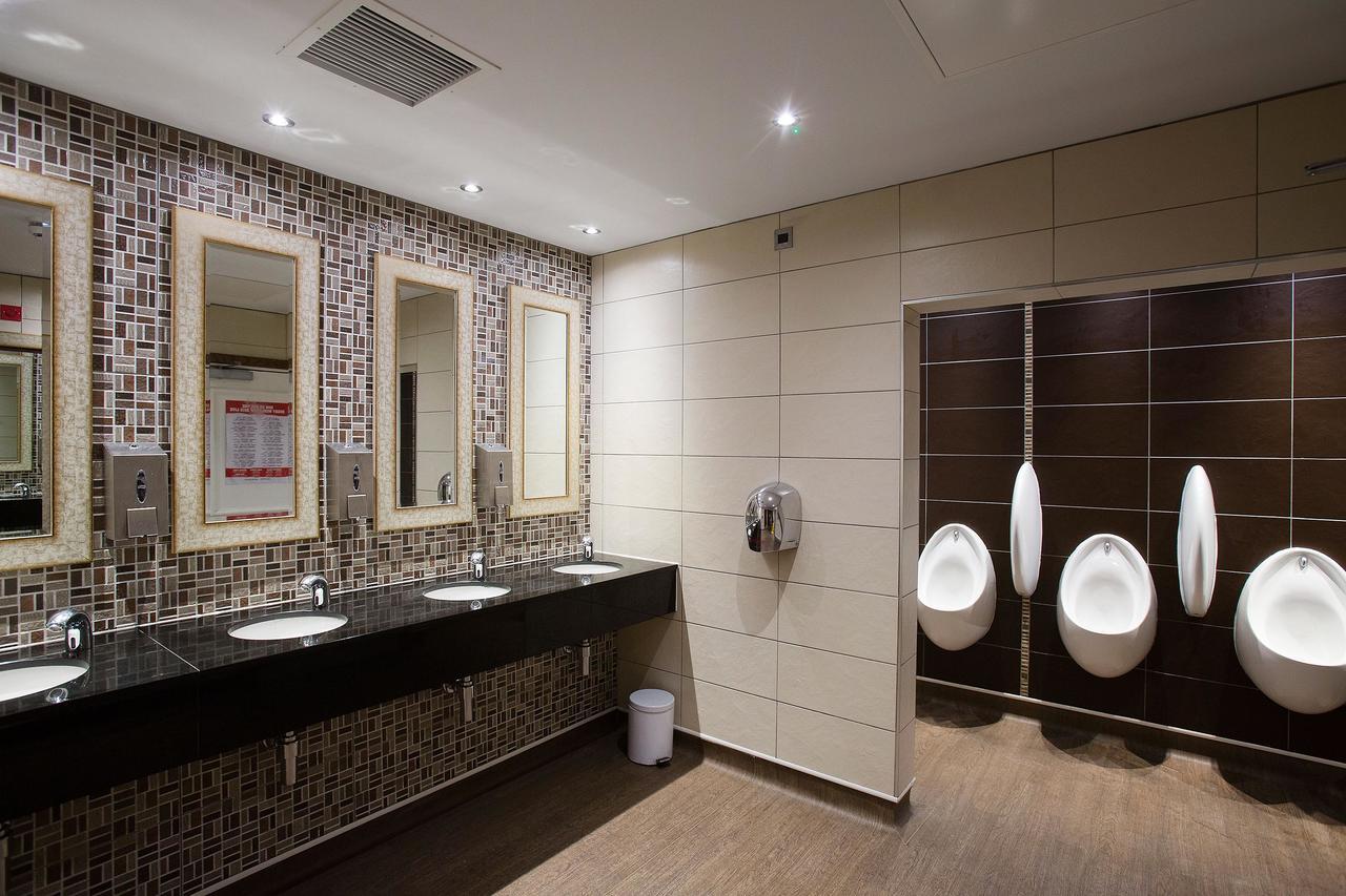 The Furness Railway Wetherspoon Hotel Barrow-in-Furness Eksteriør billede