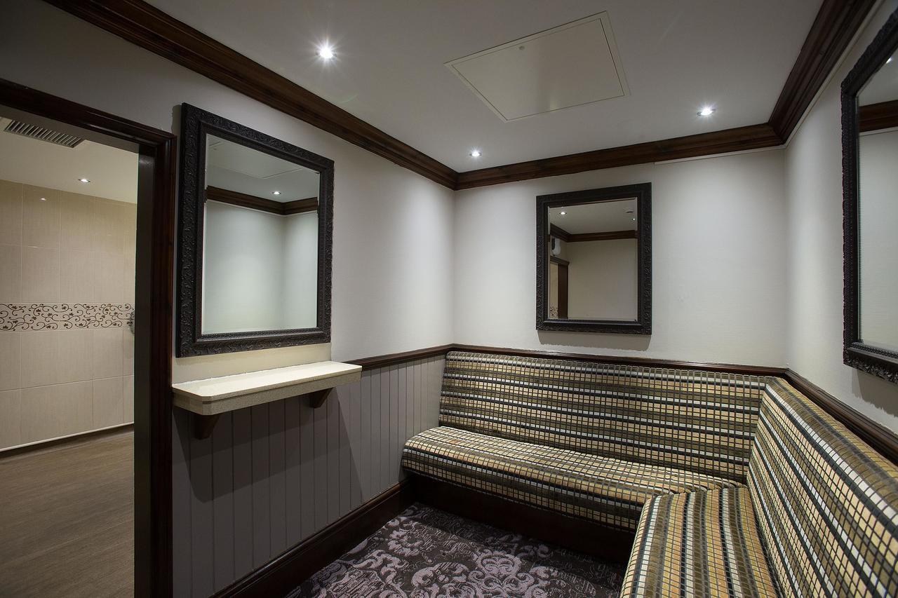 The Furness Railway Wetherspoon Hotel Barrow-in-Furness Eksteriør billede
