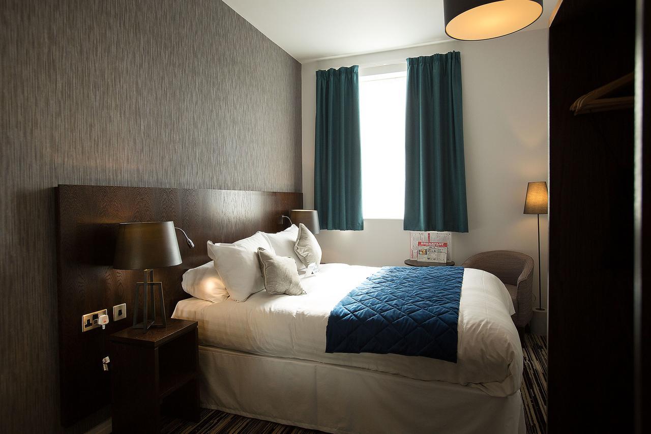 The Furness Railway Wetherspoon Hotel Barrow-in-Furness Eksteriør billede