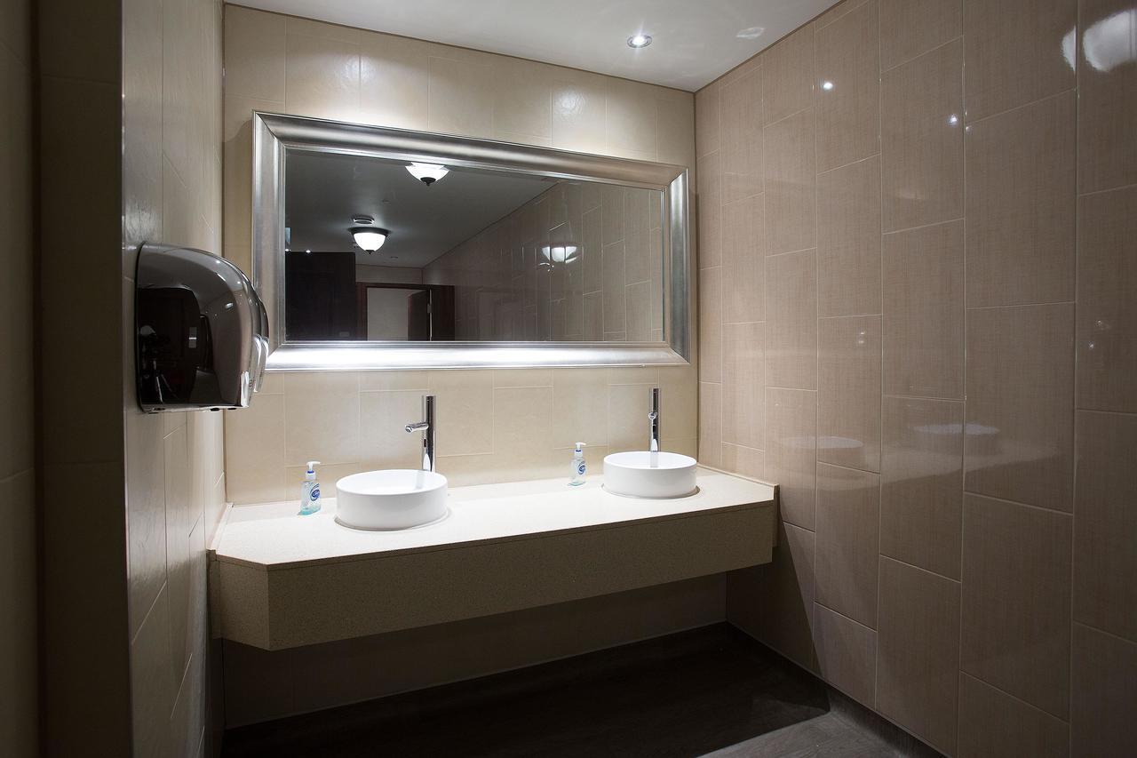 The Furness Railway Wetherspoon Hotel Barrow-in-Furness Eksteriør billede