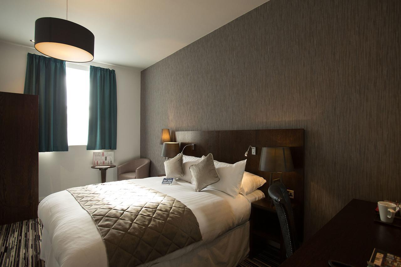 The Furness Railway Wetherspoon Hotel Barrow-in-Furness Eksteriør billede
